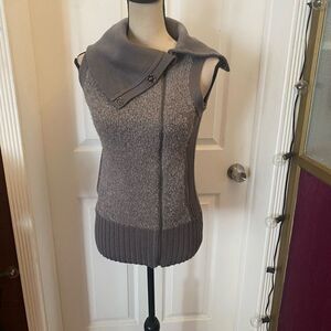 NWT La Made zipper vest, S